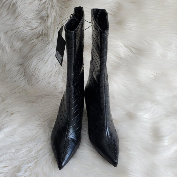 Forever 21 Black Pointed Toe Crocodile Print Slip On Boots SZ 6 - Picture 6 of 11